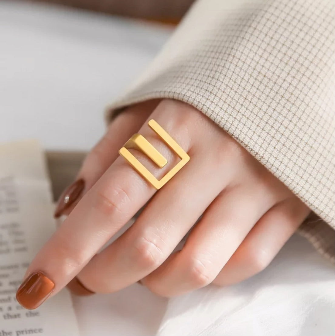 LUX Ladies Ring G - Goldtone