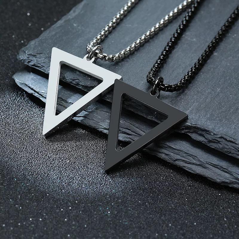 Mens Style Arrow SS chain pendant Silver / Black